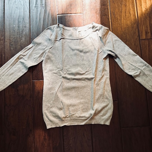 Banana Republic Gray Sweater with Pink Accent - Picture 4 of 6